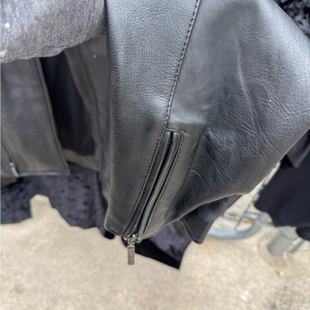Women's Black Leather Jacket - Picture 6 of 10